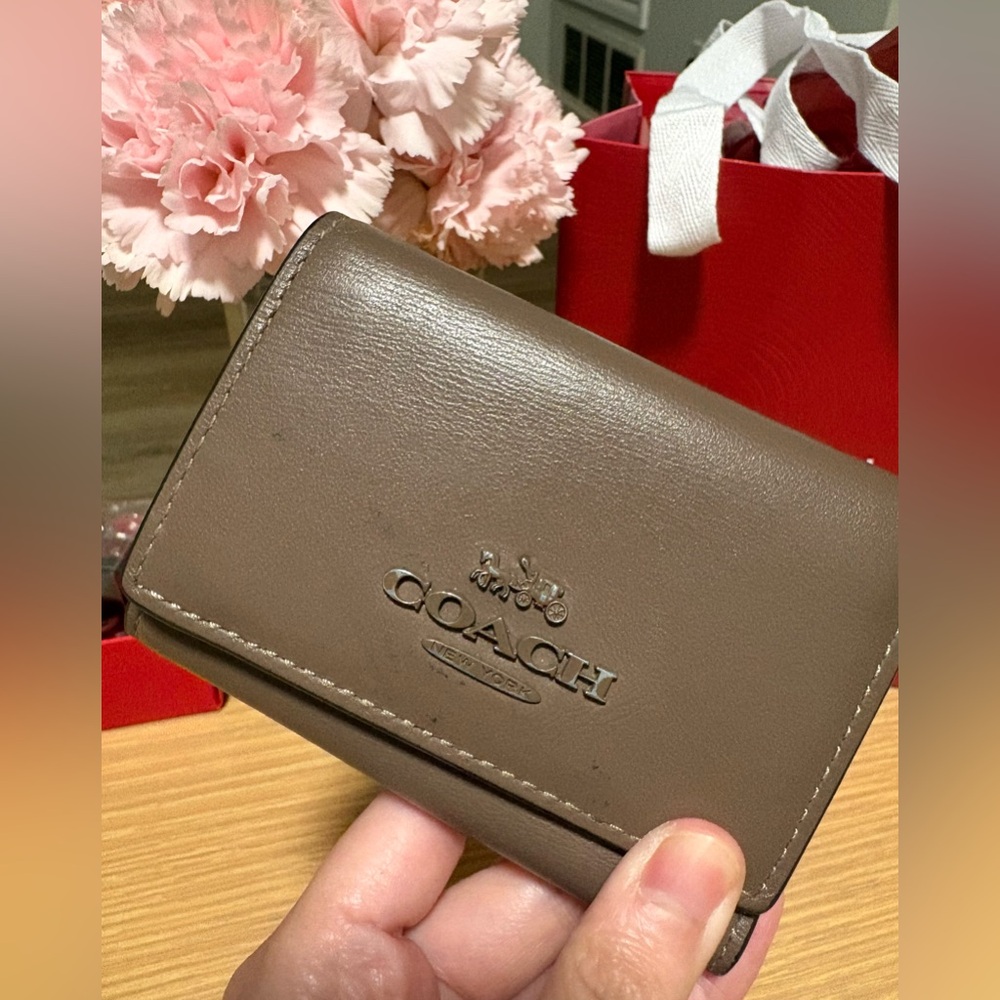 Coach Leather Wallet Classic Style Light Brown